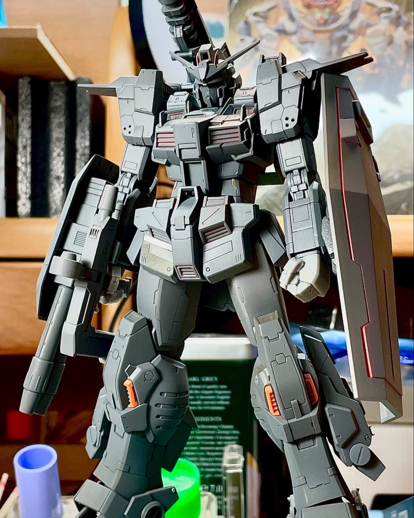 塗装前のサフ状態ここまできたらこっちのもの。一気に塗装ですよ。色々塗り直したり悩んだりしましたが、楽しくやれました〜！