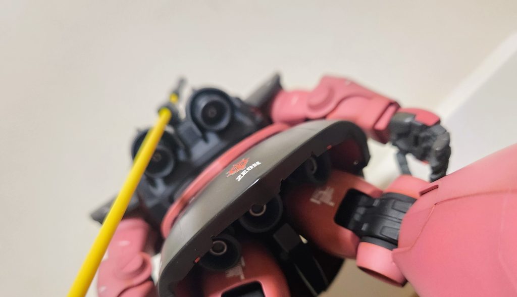 各バーニアの中心部分にメタルっぽい塗装をしました。ここもお気に入り箇所です。