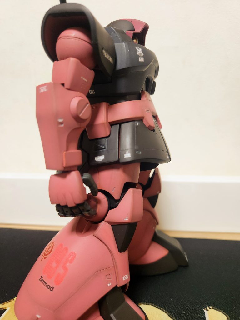 足スカートに大きくマーキングしたかったのでスジボリもスペース確保する方向で進めました。凄く気に入ってます♪