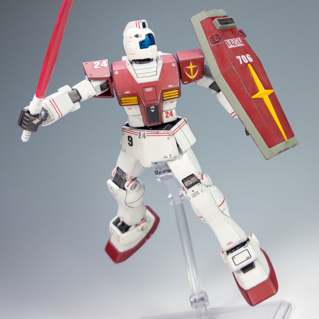 サーベルで。胸部中央だけスジボリをしてます。