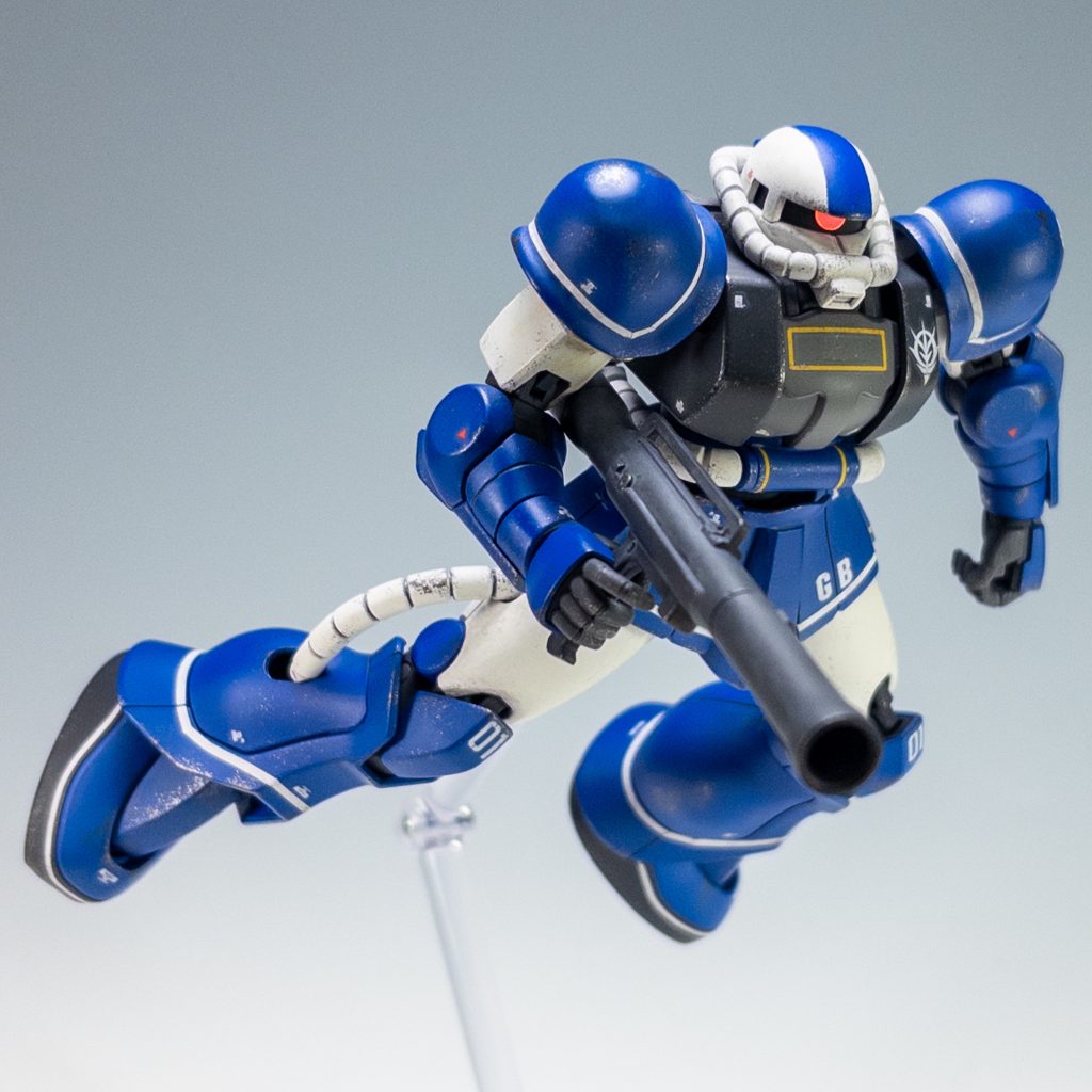 先込め式ザク・バズーカで。まあこれも旧ザクの流用です。流石に弾倉ユニットは私の技術では作れませんでした(汗)