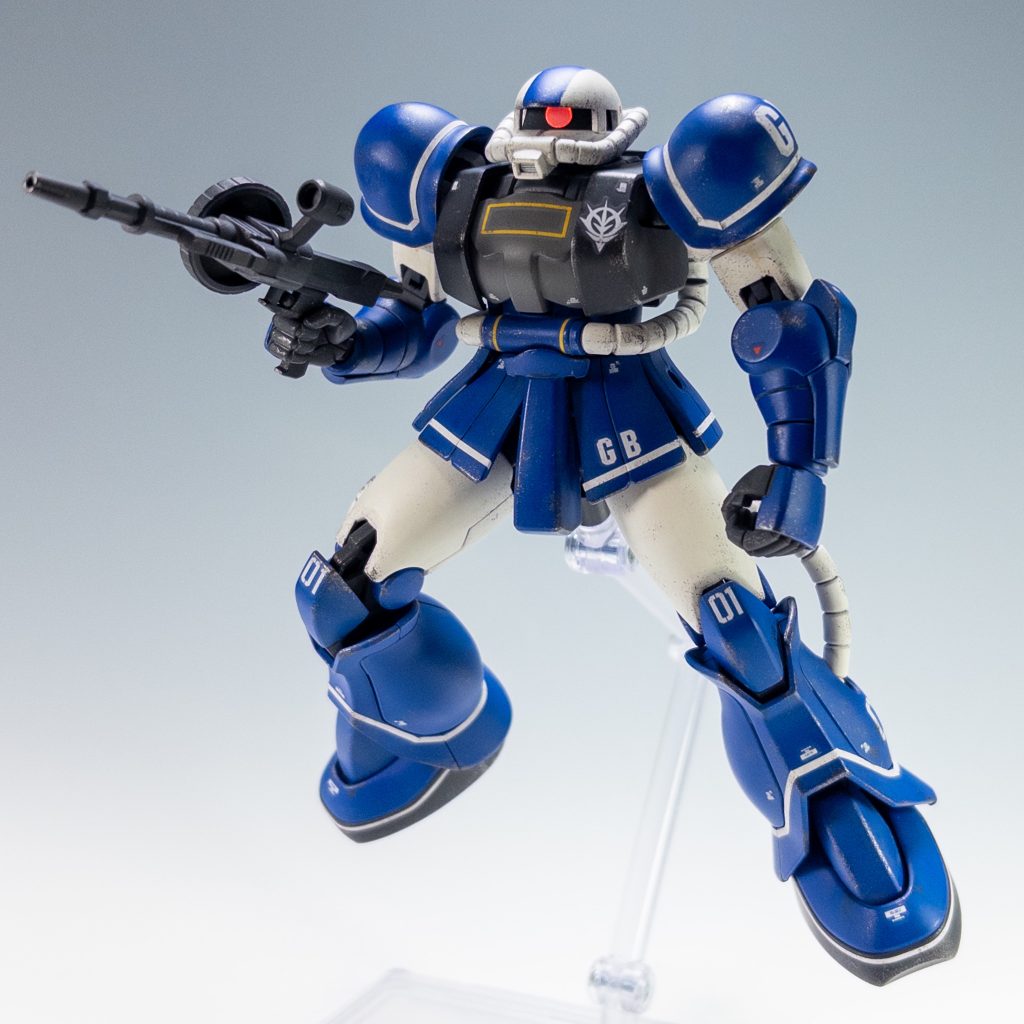 105mmマシンガンで!ジョニ帰コミックに準拠して、旧ザクの装備を持たせてます。