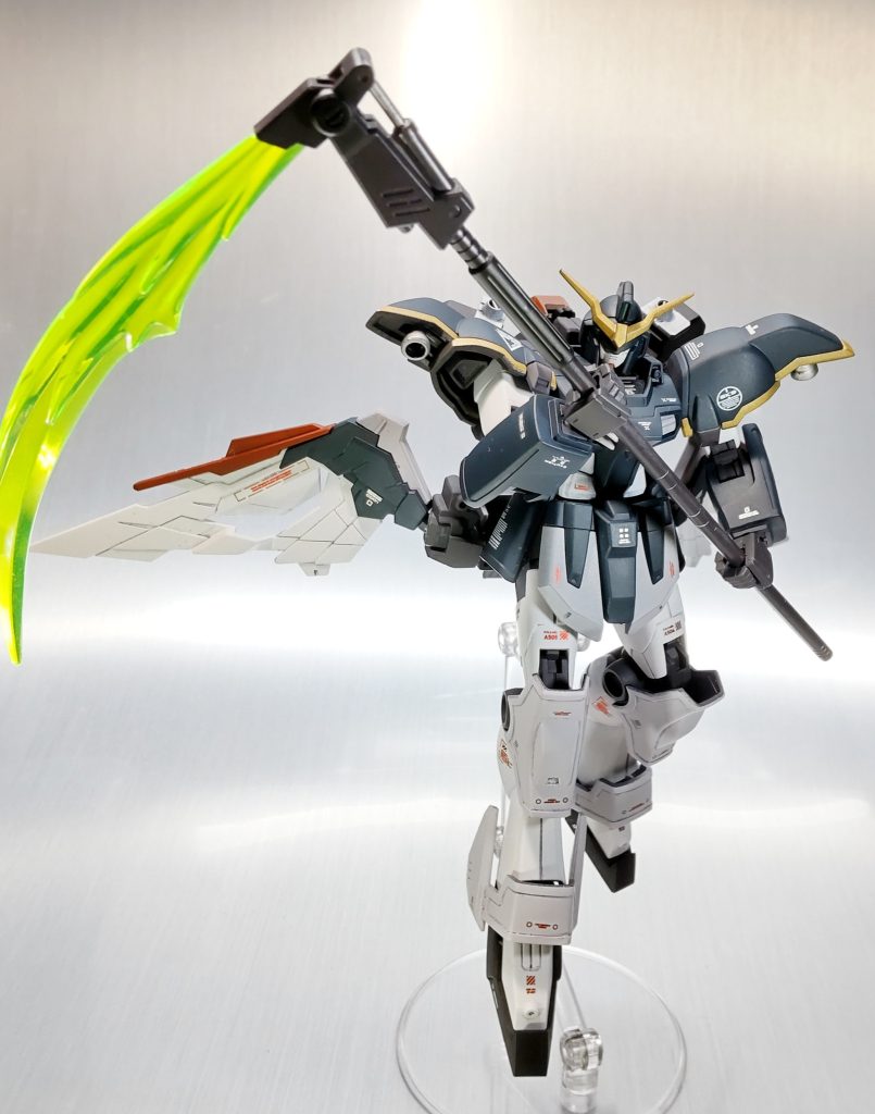 ハネVer.です。腰から生えるのが好きです。背中の本体はモンテーロの胴体にいろいろデコレート、羽自体はSD系の機体から拝借しました。