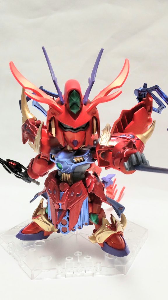 掌から魔法や魔法剣を放てる。