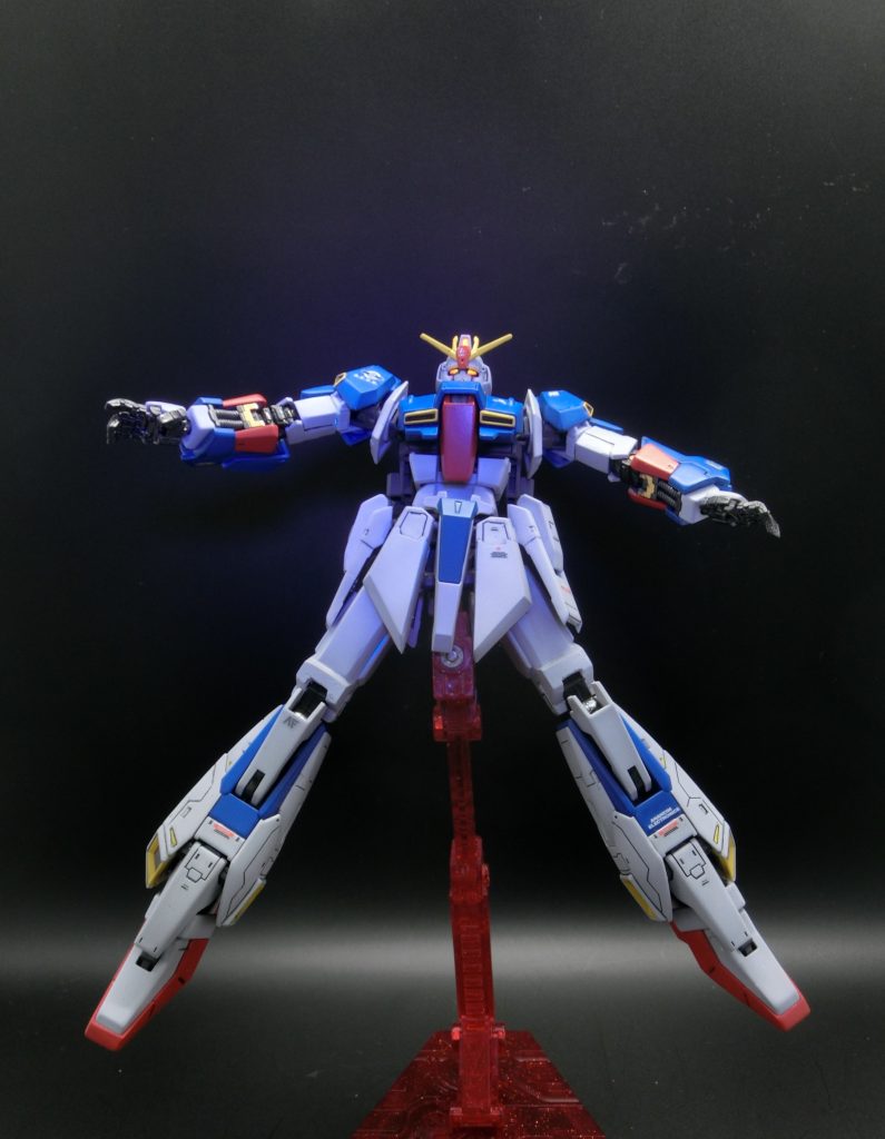 バックパックを脱ぎ捨てたＺ