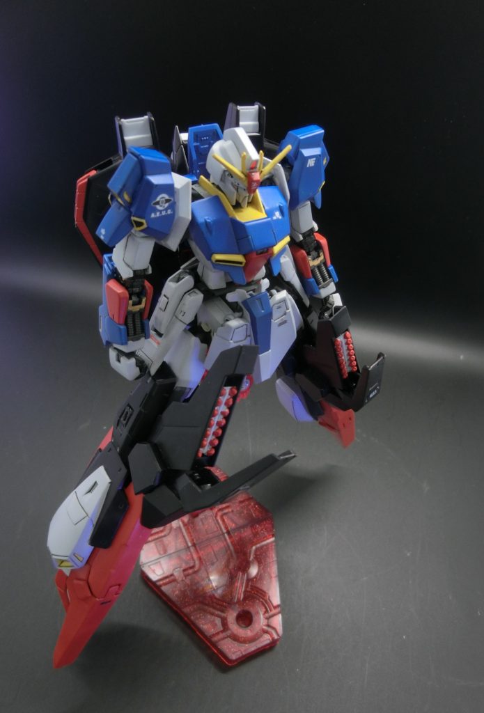 ミサイルポットも仕込んでいます。