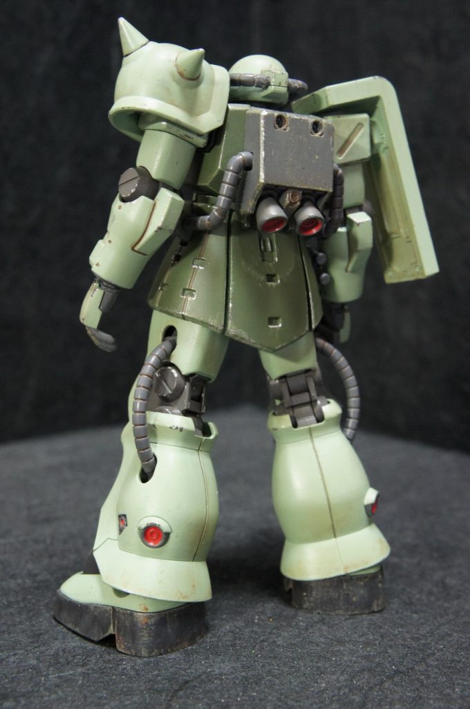 膝の二重関節、こちらはちらりと見えてますね。