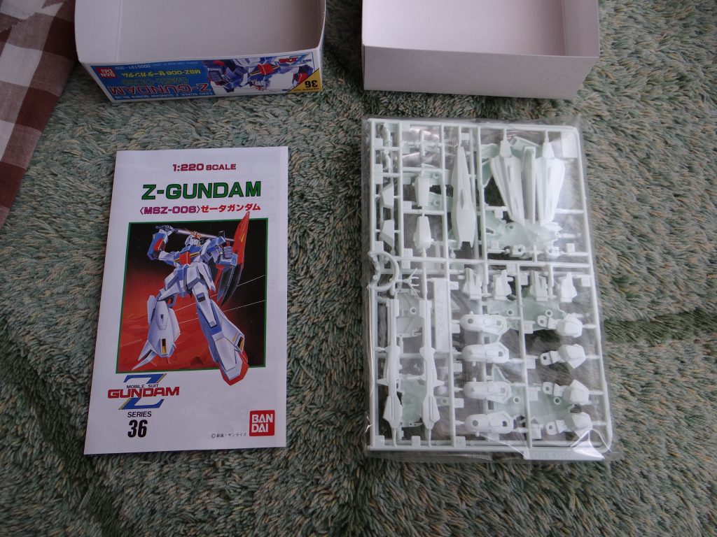 旧キットなので単色です。色塗る派からすると都合が良い。