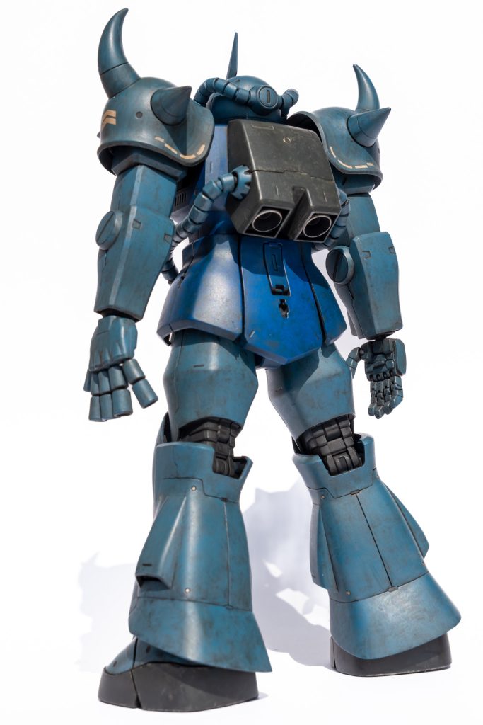 シンプルな後ろ姿。