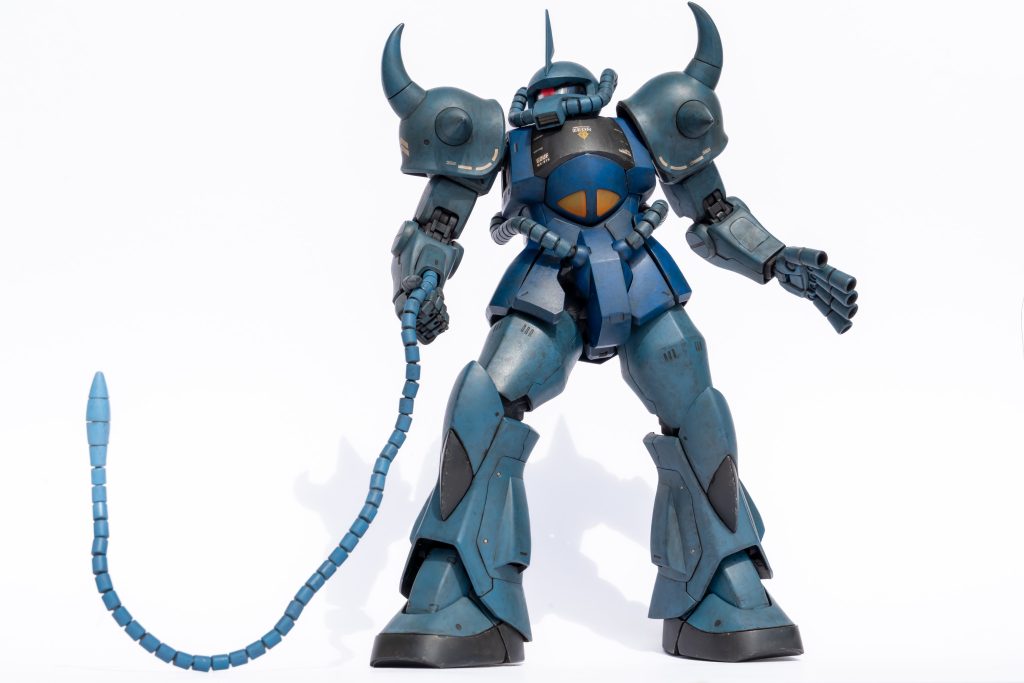 ヒートロッドでかっこいいポーズが決まらないのは撮影者の腕の問題です。しかし、このヒートロッド、節がひとつずつ動いてすごい。