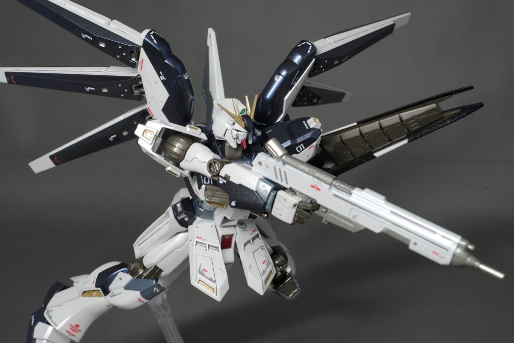 メタリック塗装でそれを実現するのにどうしようか考えた結果・・・