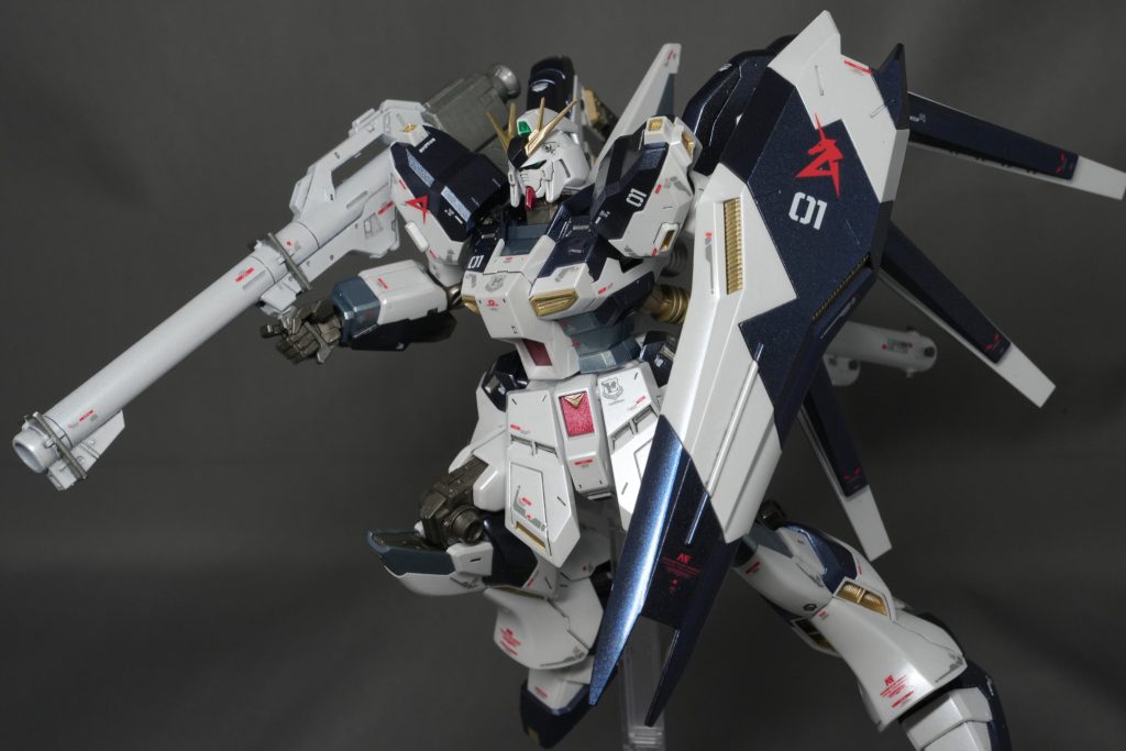 デカールはRGニューガンダム用を使っております。