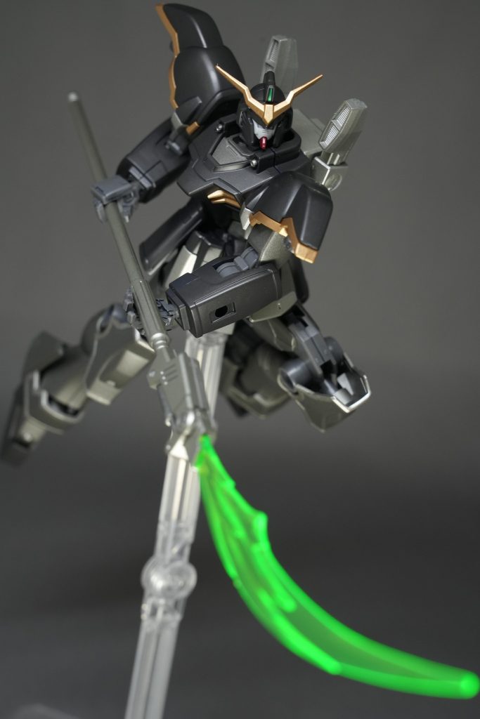 特にクレオスのGXグラファイトブラックは良い質感で派手ではないけど、しっかり主張する黒光り感。