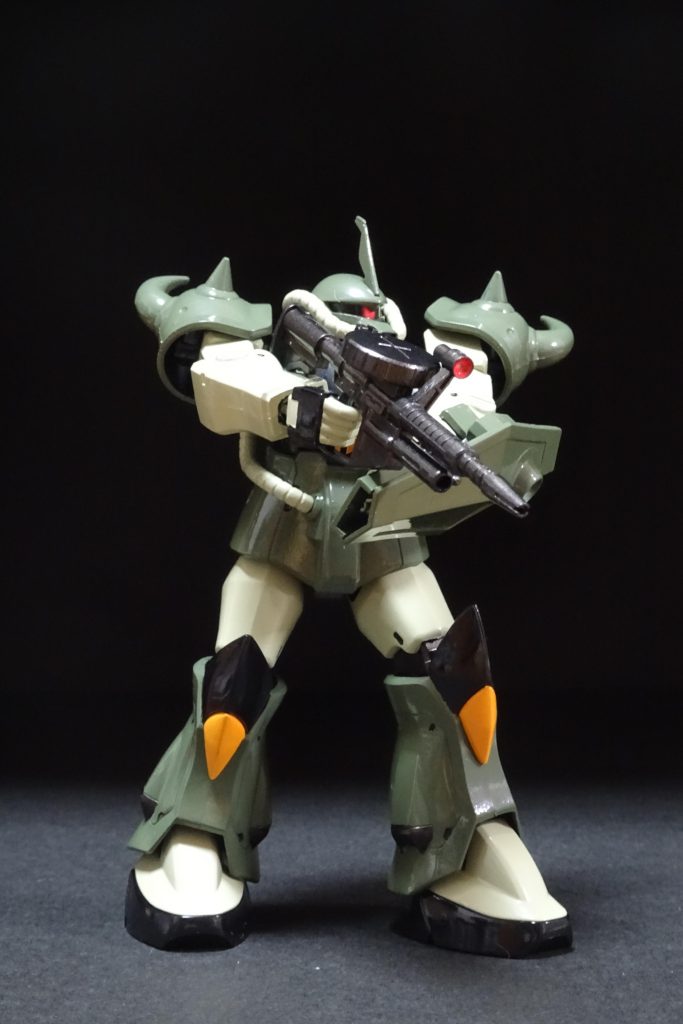 筆塗りそのままなので、ツヤのバランスがイマイチですが、エコプラの真っ黒の上から塗る練習にはなりました。