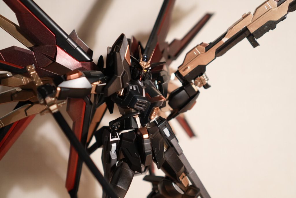 ビームライフルも構えてみたりして