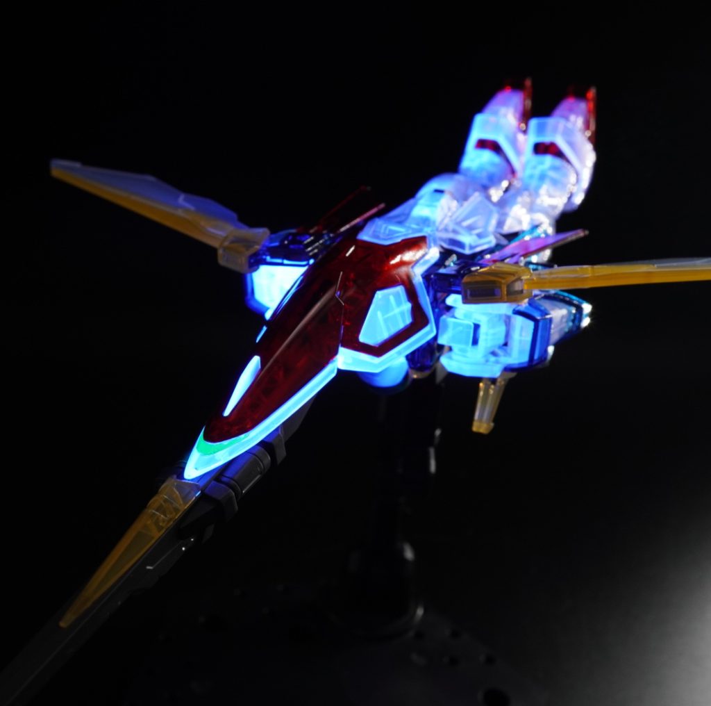 ■カラーガイド■G=ガイアカラー H=水性ホビーカラー T=TAMIYA■クリアーパーツ部■ゲート処理 ガラスヤスリ→TAMIYAコンパウンド粗め■センサー部■GEXシルバー→蛍光グリーン■ツインアイ部■GEXシルバー→G蛍光グリーン→Hスーパーファインシルバー→Hスモークグレー→拭き取り■部分塗装■TAMIYA エナメルクロームシルバー 筆塗り■トップコート■クリアーパーツ部/H光沢クリアー→ハセガワポリマーコーティング成形色部/H半光沢クリアー■スミ入れ■なし■デカール■なし