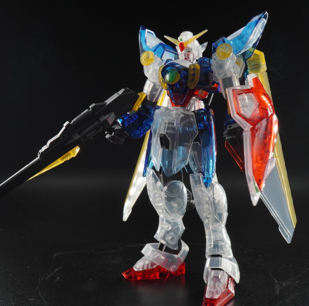 クリアーパーツは、コンパウンドで磨いて、光沢クリアーで、トップコート。ハセガワポリマーコーティングで、コーティングです。光沢のツルツルに仕上げたため、滑って組み立てが大変でした。