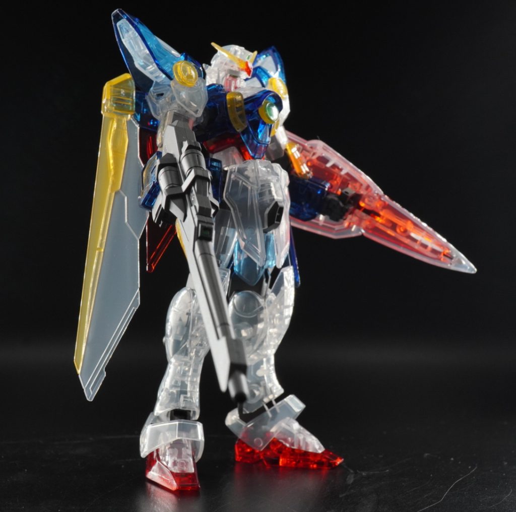 透明感を重視して、シールにより色分けやスミ入れや、部分塗装は極力やりませんでした。