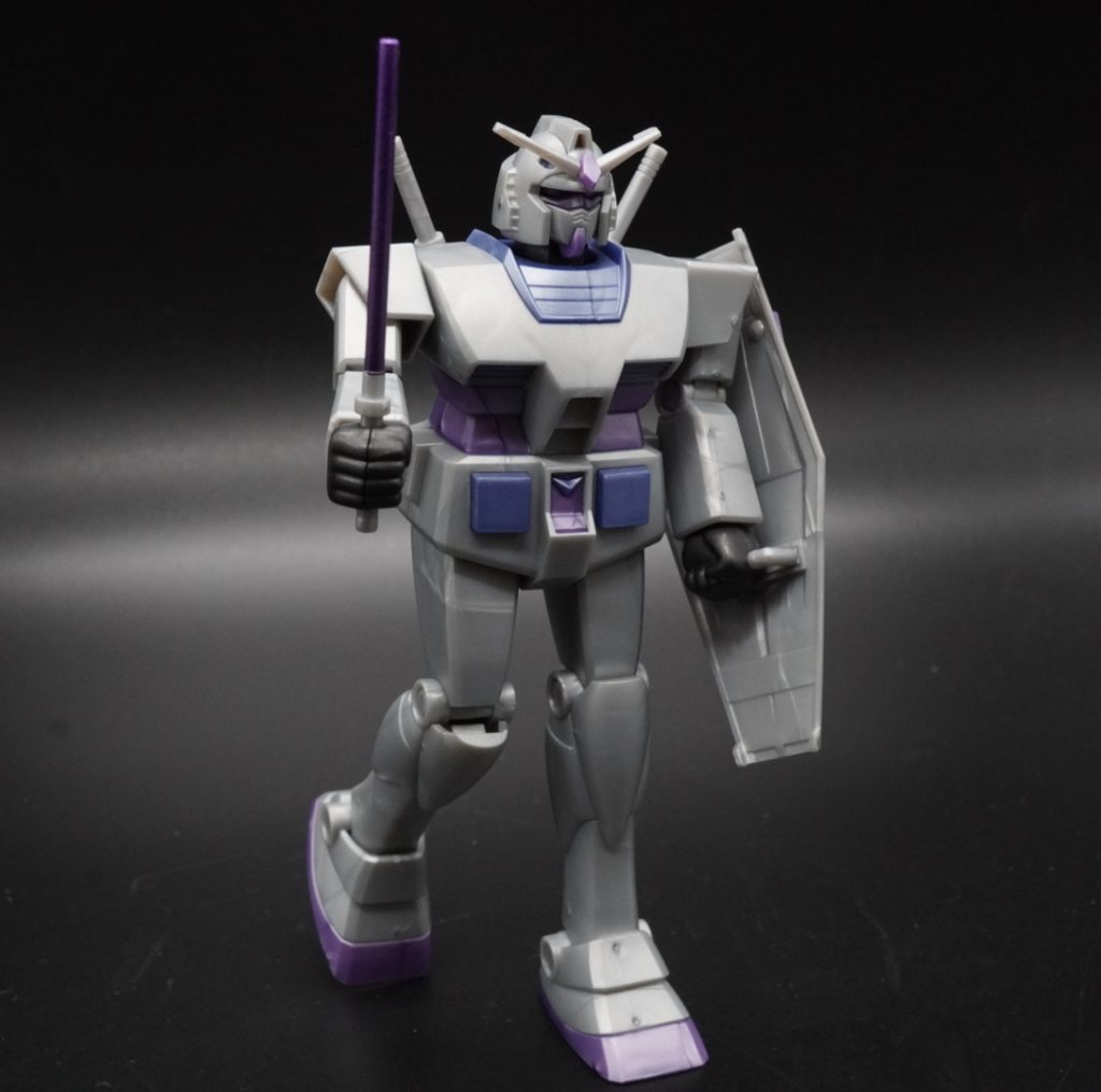 サーベルも成形色に合わせて、キャンディーパープルに塗装です。