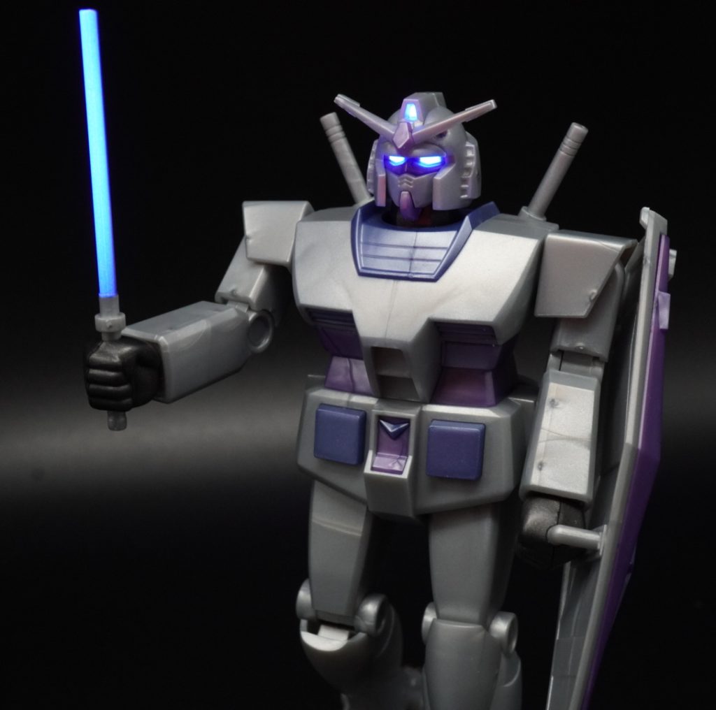 今回は半光沢を選択しましたが、このウェルドラインを、大理石風にいかして、光沢でコンパウンド仕上げも面白いかもしれないですね。樹脂が透過性があるので、ゲート跡もウェルドラインも、良い感じのテクスチャーになりそうな気もします。