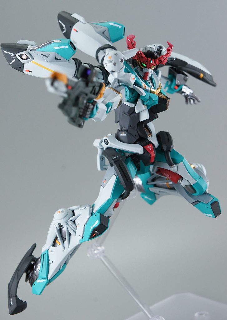 今回デカールは、「オレンジ＆グレー」「オレンジ＆ホワイト」のオレンジ系２色デカールを初めて使用。オレンジのマーキング、SFガジェット感あってイイですね！