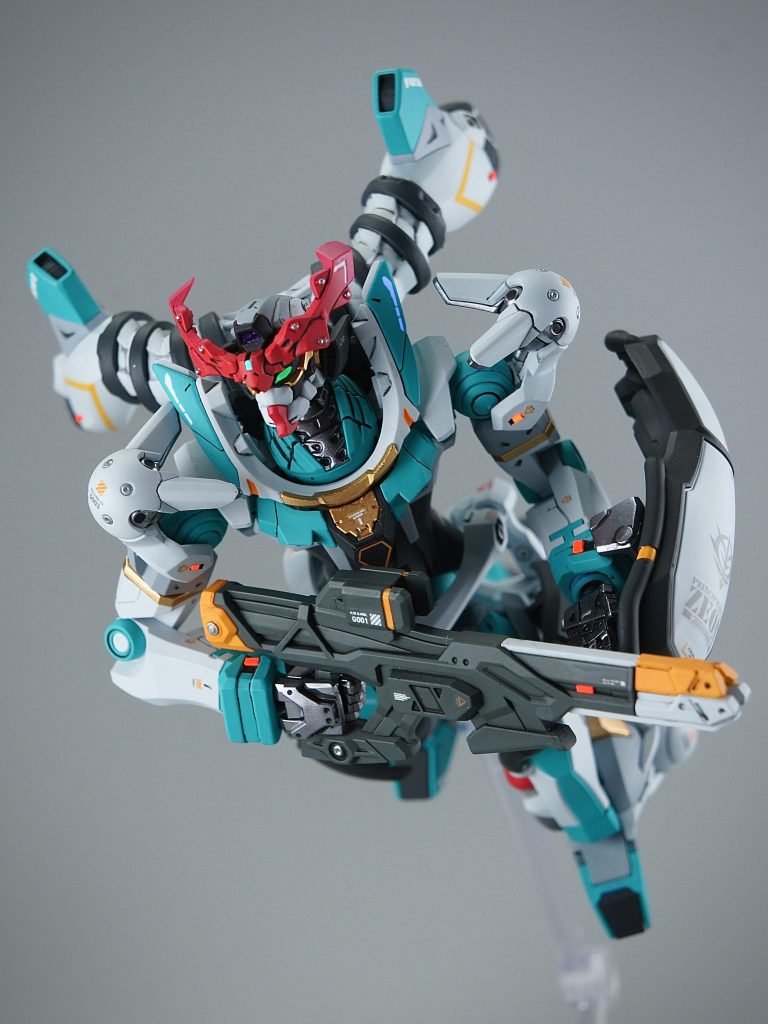 差し色のゴールドがうまくハマったと思います。