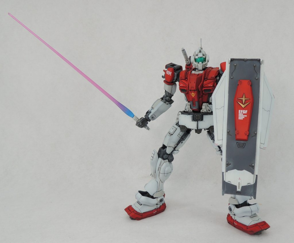 HGガンダムEXと共通点が多く、ピンポイントで各所を改修することで完成させることができました。