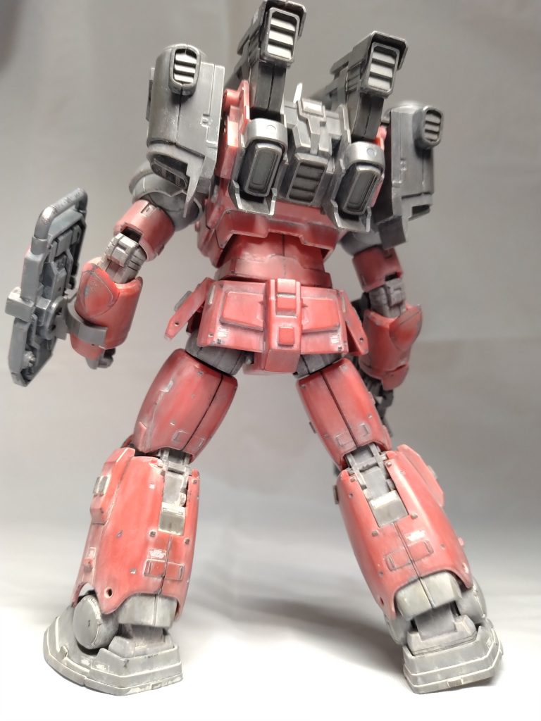 おまけで、スプレーのバックパックを分割し、キャノンのサイドにつけてみました。