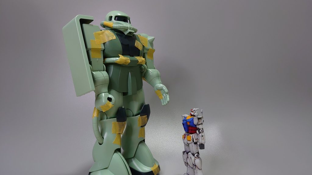 ザク素組状態。