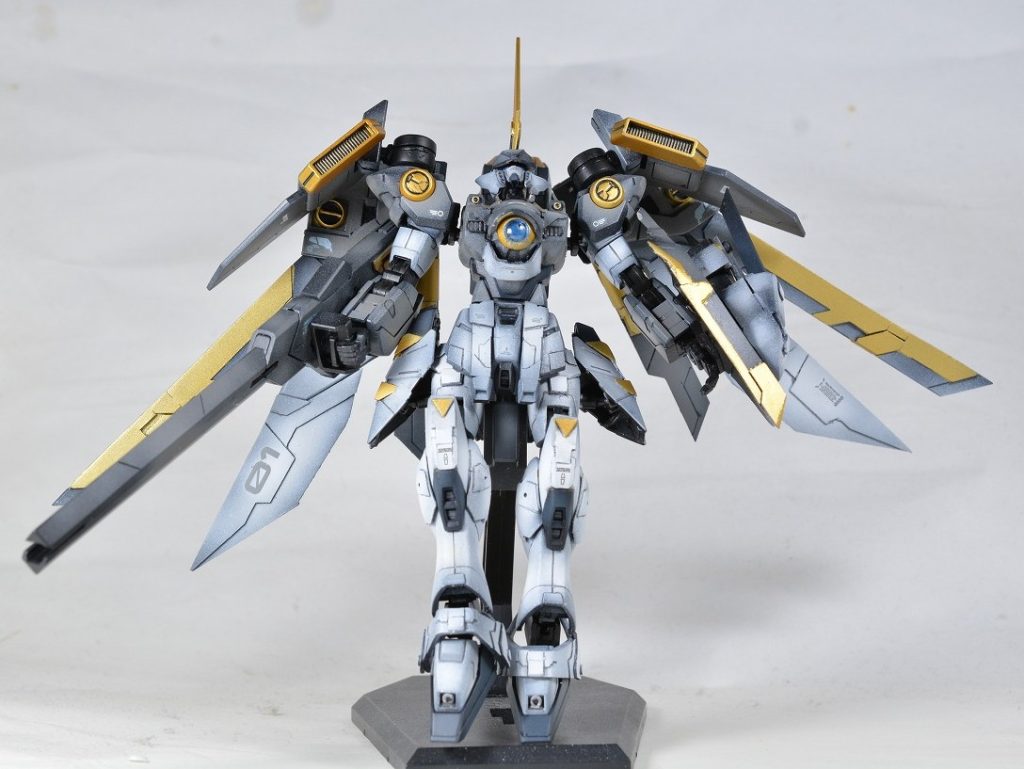 タイトルコールっぽい感じで。今回は黒立ち上げにしましたが、白はごまかしがききにくいのか、やや汚いグラデーションになった気がします。これは要練習ですね。