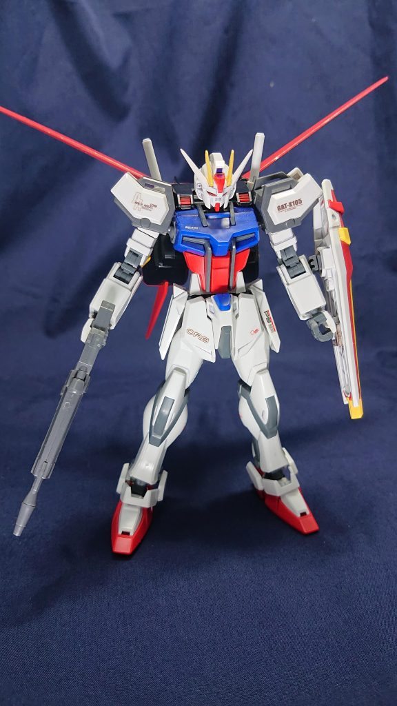 オールガンダムプロジェクト版ということで10年前のキットになります。このころはエールパックの赤はシールで再現されていました。