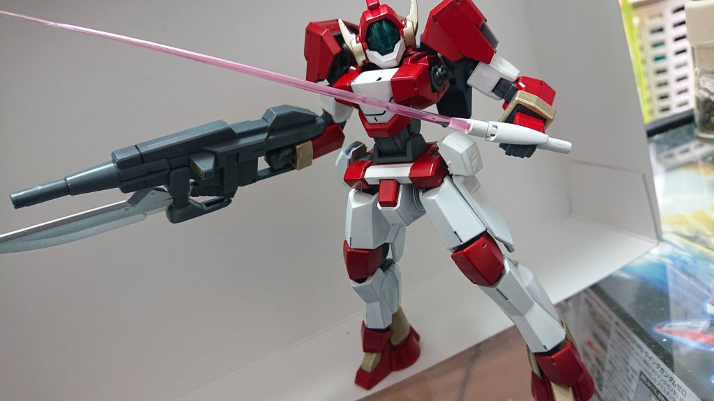 〜武装紹介〜ビームサーベルビームライフル&ヒートソードシールド(裏側にグレネードランチャー有り)武装面は、遠近ともにビームと質量の2パターン用意してオールラウンドに立ち回れるようなイメージで装備してます。