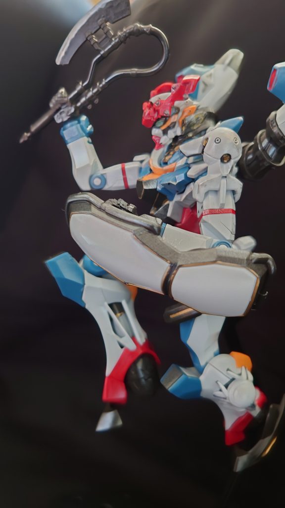 斧は焼鉄色　白　グレー　シルバーの４重奏で刃塗ってみました