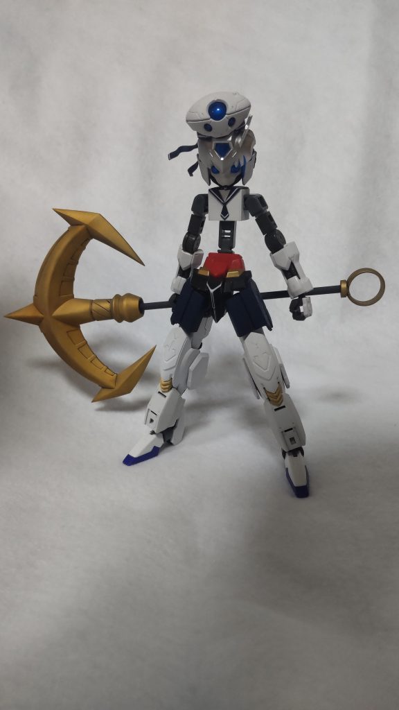 以前上げた姿から頭部を丸ごと作り替え、モビルドールサラをベースとしたより人に近い姿になってますこの写真は水兵モチーフで衣装もとい装備を新しく作ったものになります実はこの姿で受験の時に連れて行ったんですよね…(作品持参の必要があったため) 今後また完成したら投稿できるように頑張りますのでよろしければ過去の投稿も文章が拙すぎますが見ていってください(   ◜▿◝ )