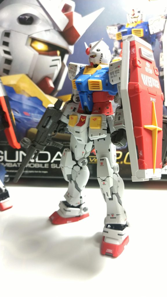 rg ガンダム　ver2.0–2枚目/制作者：鈴木 英介