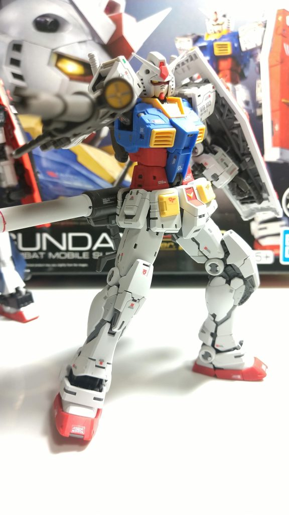 rg ガンダム　ver2.0–4枚目/制作者：鈴木 英介