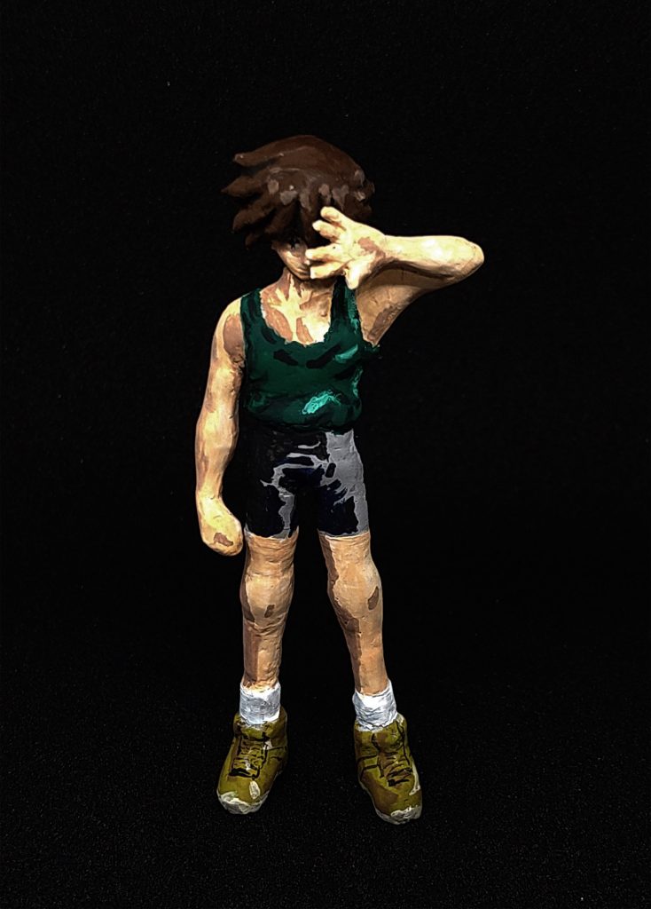 実際の大きさは7.5センチくらいで昔のMGキットに付属していたパイロットフィギュア位の1/20くらいのスケールだと思いました。出来れば、もっと丁寧な仕上げでアニメ塗りでは無くて水彩画っぽい塗り方でも良かったのかもしれませんが一応、間に合わせる事が出来て満足・一安心です。SDキットのヒイロをカッコよく作り直す!という目標を達成できた…つもりですしパテ造形の練習にもなり、色々と学ぶ事の多い制作でした。最後までご覧頂きありがとうございました。