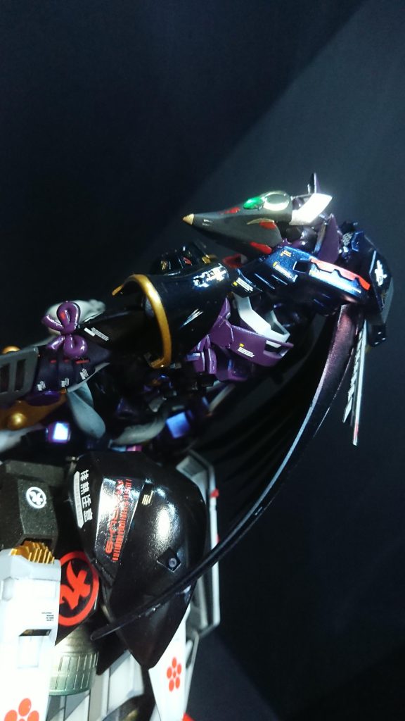 かわいいショット❗😊 さて❗今回ブロッサム改 月影制作いたしました。ブロッサム事態一癖あるモデルなので今回も同じようなコンセプトで制作しました。 次はバルバトス武者仕様で只今制作しております☺️次回もお楽しみに❗またね👋😃✨