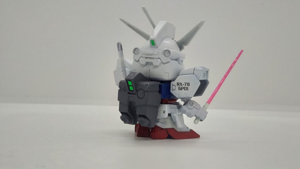 １号機は第1話ラストシーンのイメージ。意外と成型色が原作イメージに近くて良いなぁと思いつつ、黒立ち上げで塗装してしまいました。ビームサーベルは余ってたHGのものを切って取り付けてます。