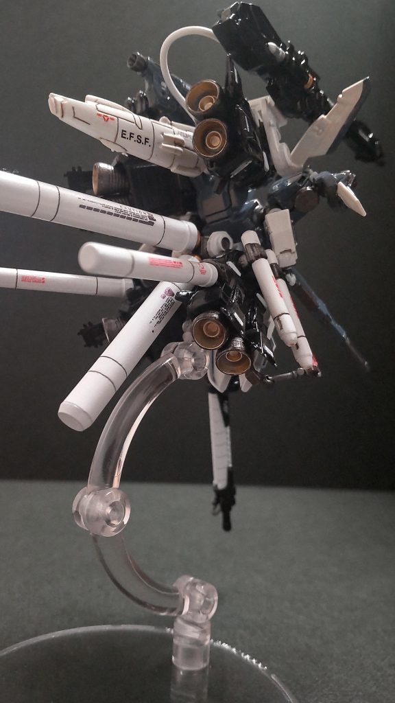 装備大型プロペラントタンクx2サブプロペラントタンクx2