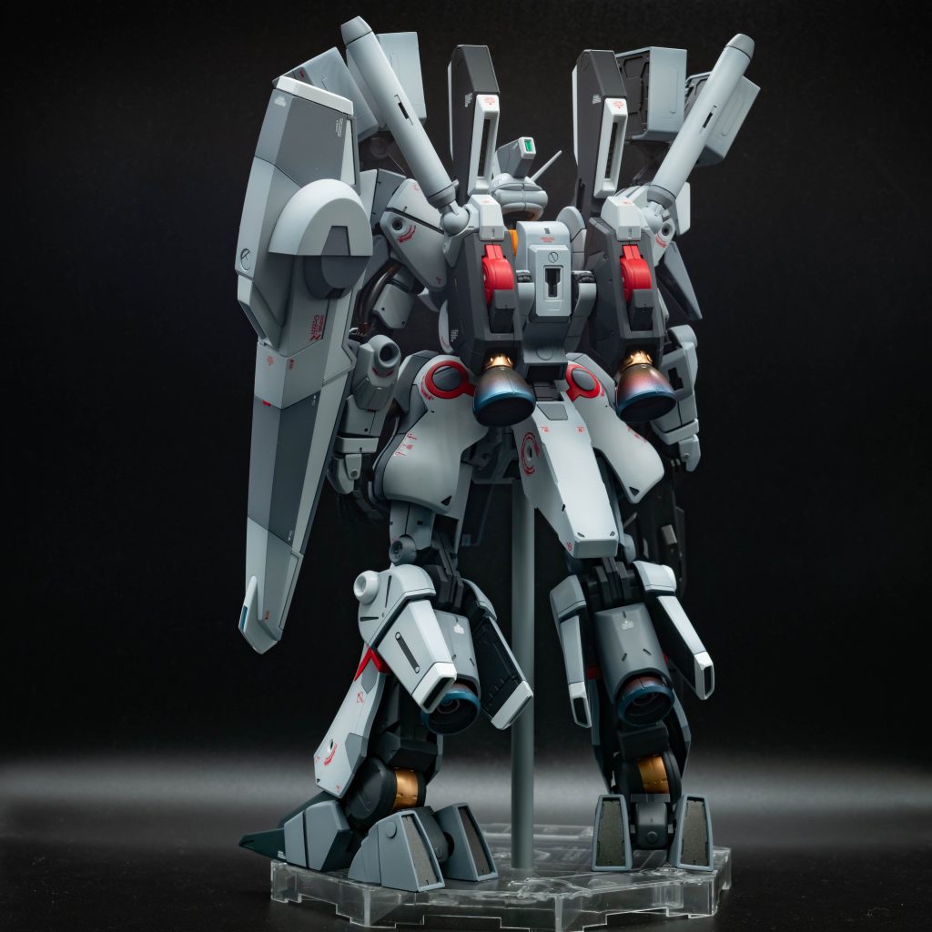 配色やスジボリは某プロモデラーさんの作品を参考にさせて頂きました。とことん真似させて頂こうかと思いましたが、やはり素人の私では難しくて途中で諦めましたｗ