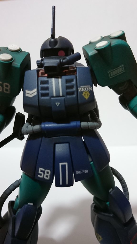 UC版のザク・マリナーは頭部の支柱がカットされていてまだそこまで加工とかあまりできなかった頃に初挑戦しなんとかそれっぽくできて個人的に満足です(^-^)あとは首周りのカラーをオレンジにしたりしてます。