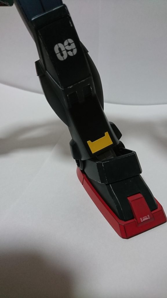 足の甲の合わせ目は消しました。