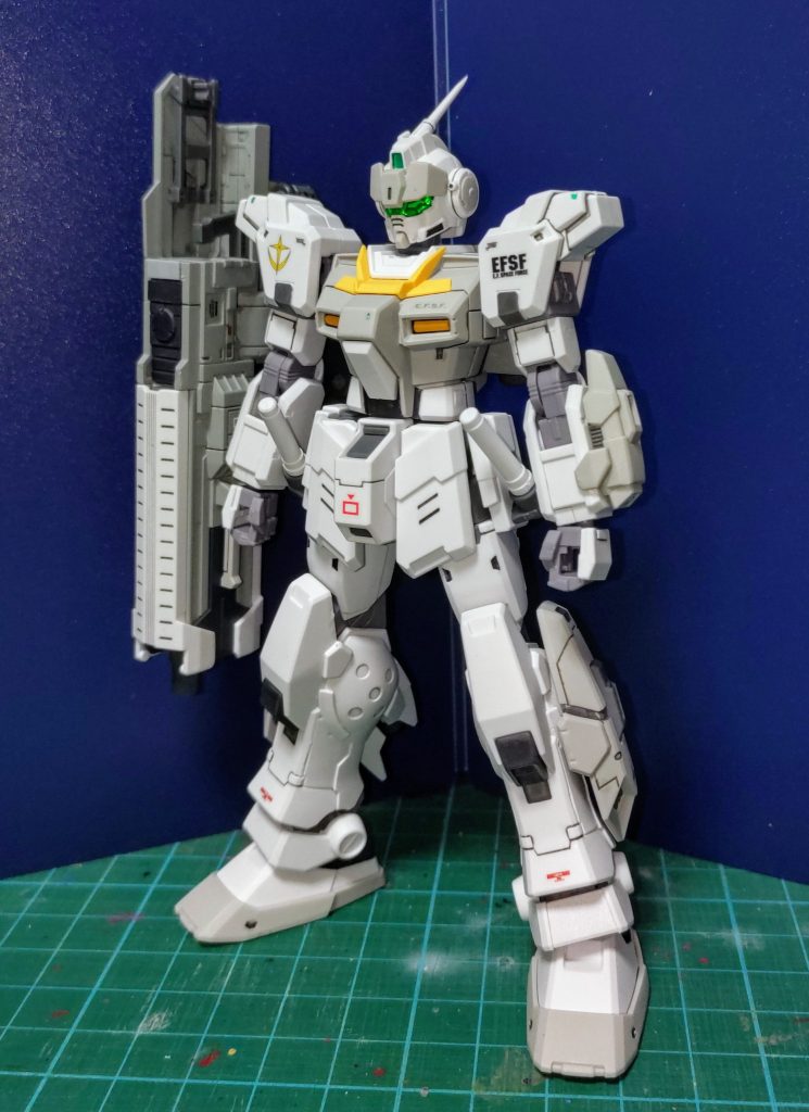 RX-80WR-2 ホワイトライダー(RD)ペイルライダー完成に伴い、用済みとなったホワイトライダーの予備パーツをジムスナイパーⅡをベースに組み上げた機体。そのため、ZEUSは非搭載となっている。ペイルライダー完成に間に合わなかったシェキナーを完成させるための試験機としての役割を持ち、威力が過剰だった試作型シェキナーを他のビーム兵器を運用できるだけの調整が施された。(RD)はパイロットのイニシャル。