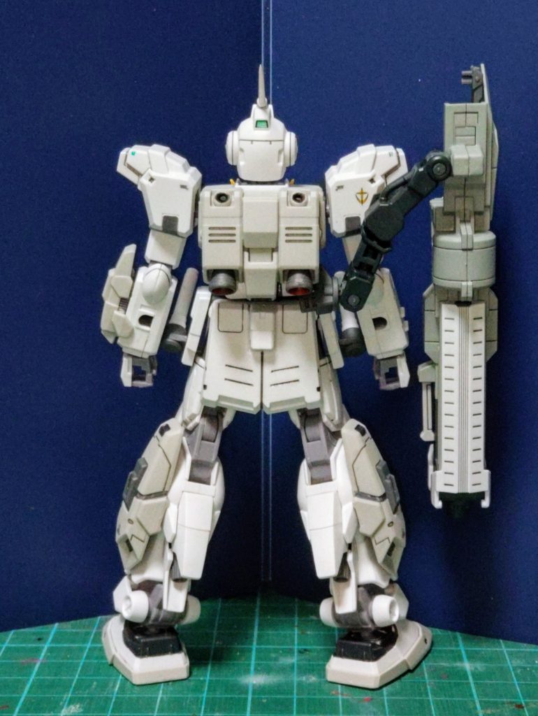 リアビュー [武装]頭部バルカン試作型シェキナー改腕部ビームガンビームサーベル×2