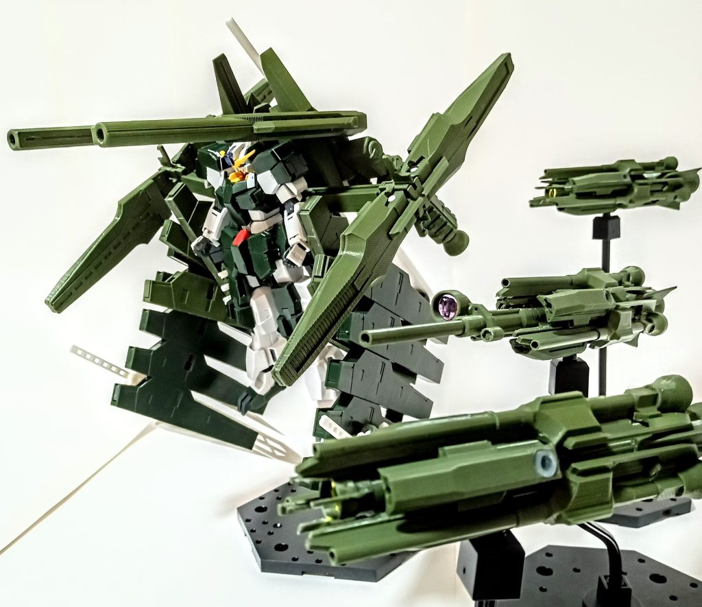 GNスナイパービットランチャーとの連携。武装が多過ぎる為に、サポートハロは５体くらい載せてるかもですね。