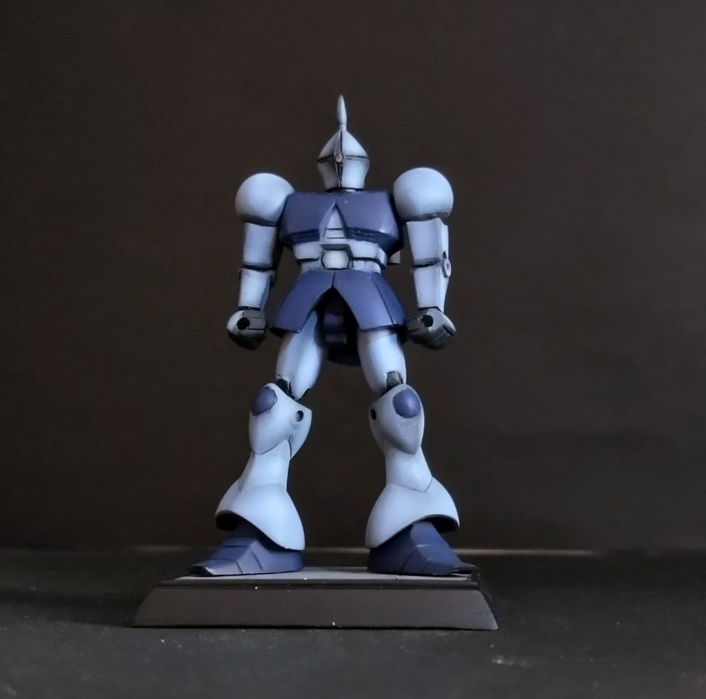 塗装はいつもの黒サフからのアクセントを付けてみました。旧キットのスタイルもなかなか良いですね😊