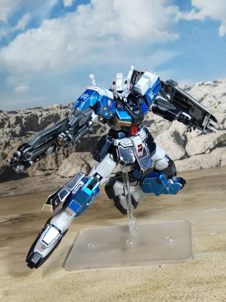 ジーライン・スタンダードアーマー(ノーマルモード)ビーム・ライフルを構えてSEED撃ちどんなMSもSEED撃ちをすればカッコよくなりますが、ジーラインは更にカッコいい(gandam-hand2)