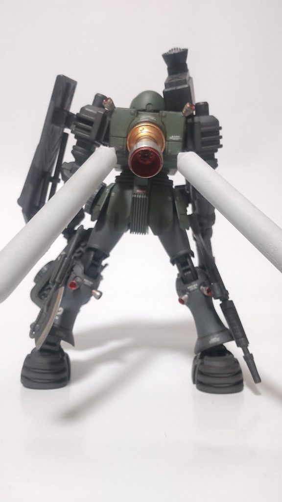 バックショット。バーニア類はメタルパーツに変更してあります。更に強襲仕様…だと思うんで…プロペラントタンクも追加、航続距離を伸ばしたけど…多分爆発はしないと思いますw