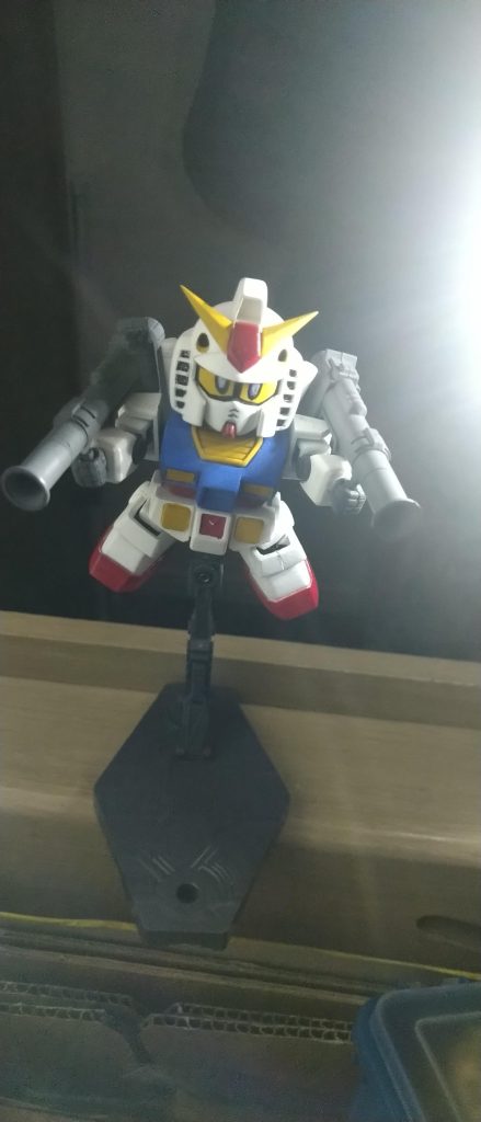 暗闇にLED光で撮影しました。 